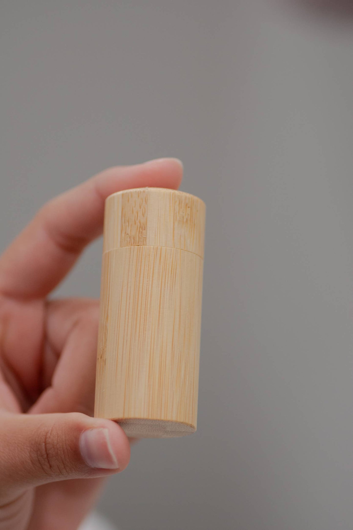 Charcoal Floss - Bamboo Holder - No Tox Life